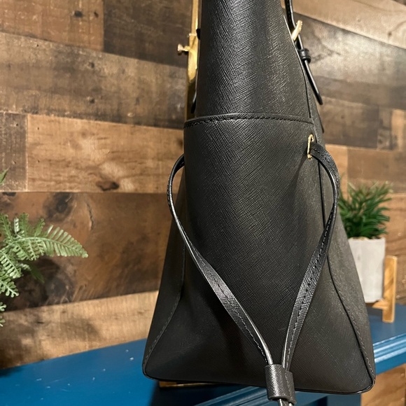 Michael Kors Gilly Large Tote Black Like NEW - Picture 2 of 12